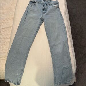 Abercrombie & Fitch
Women’s The 90s Straight Ultra High Rise